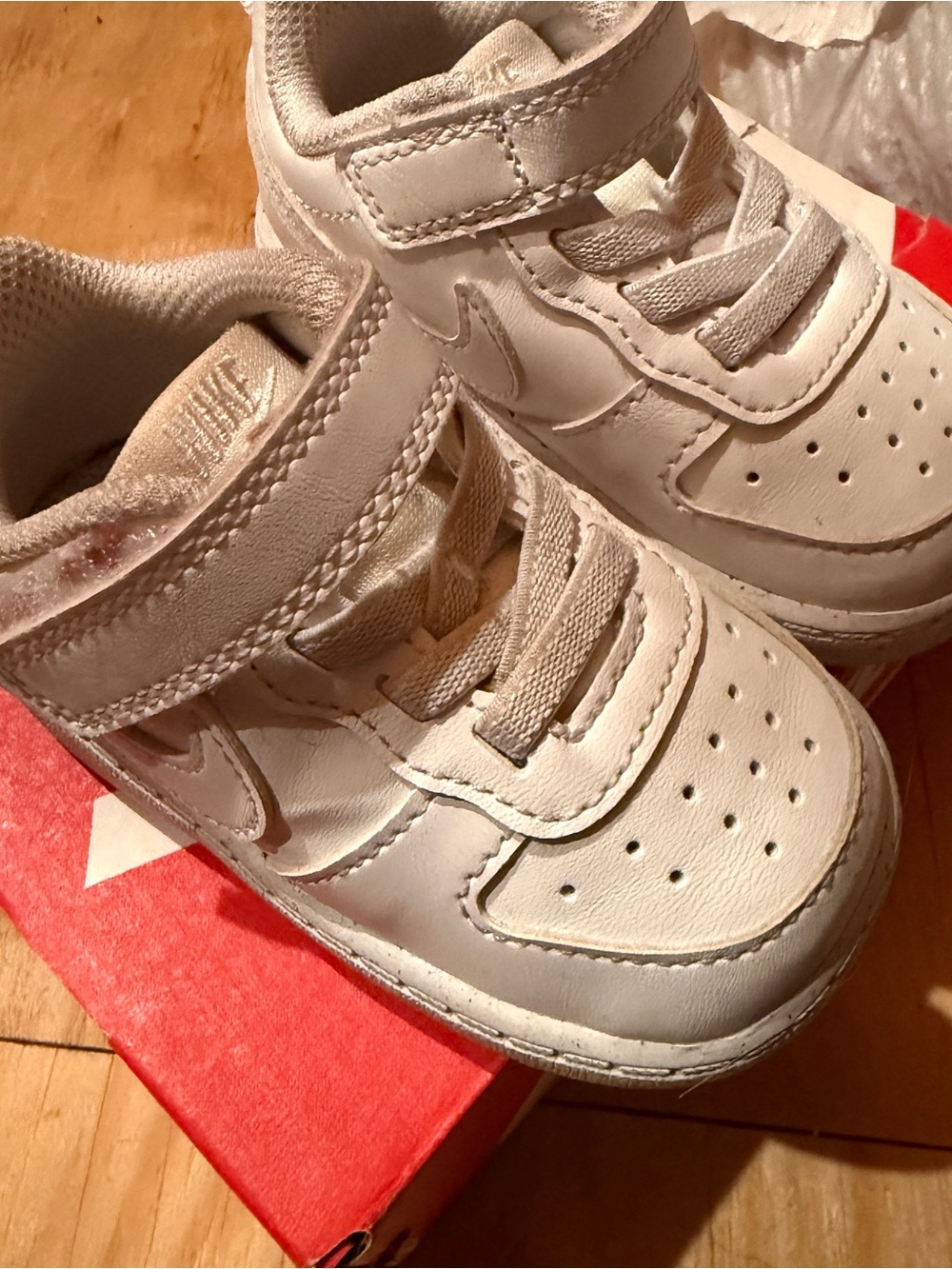 Nike White Kids Sneakers with Hook-and-Loop Strap